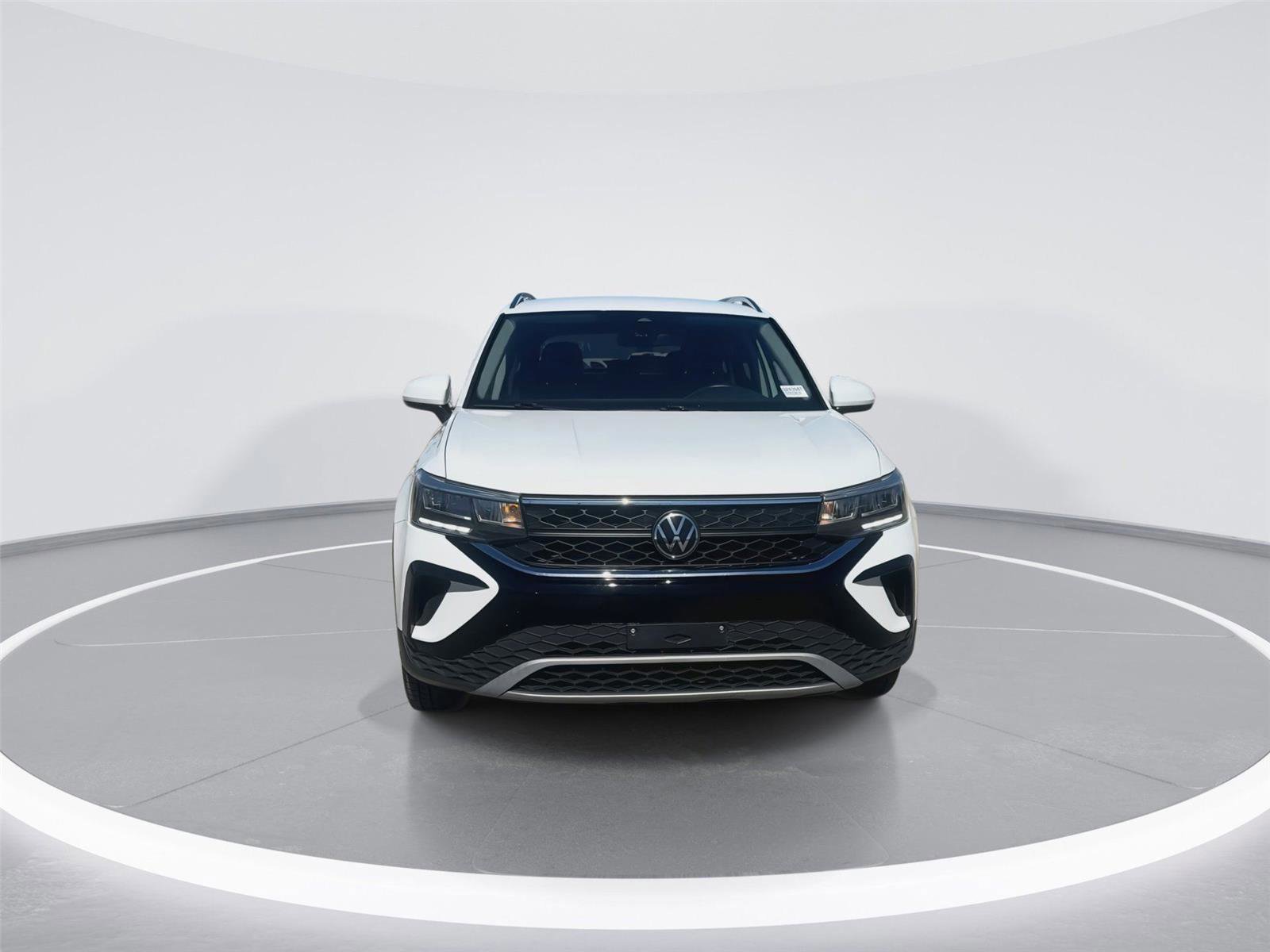 Used 2024 Volkswagen Taos SE image 9