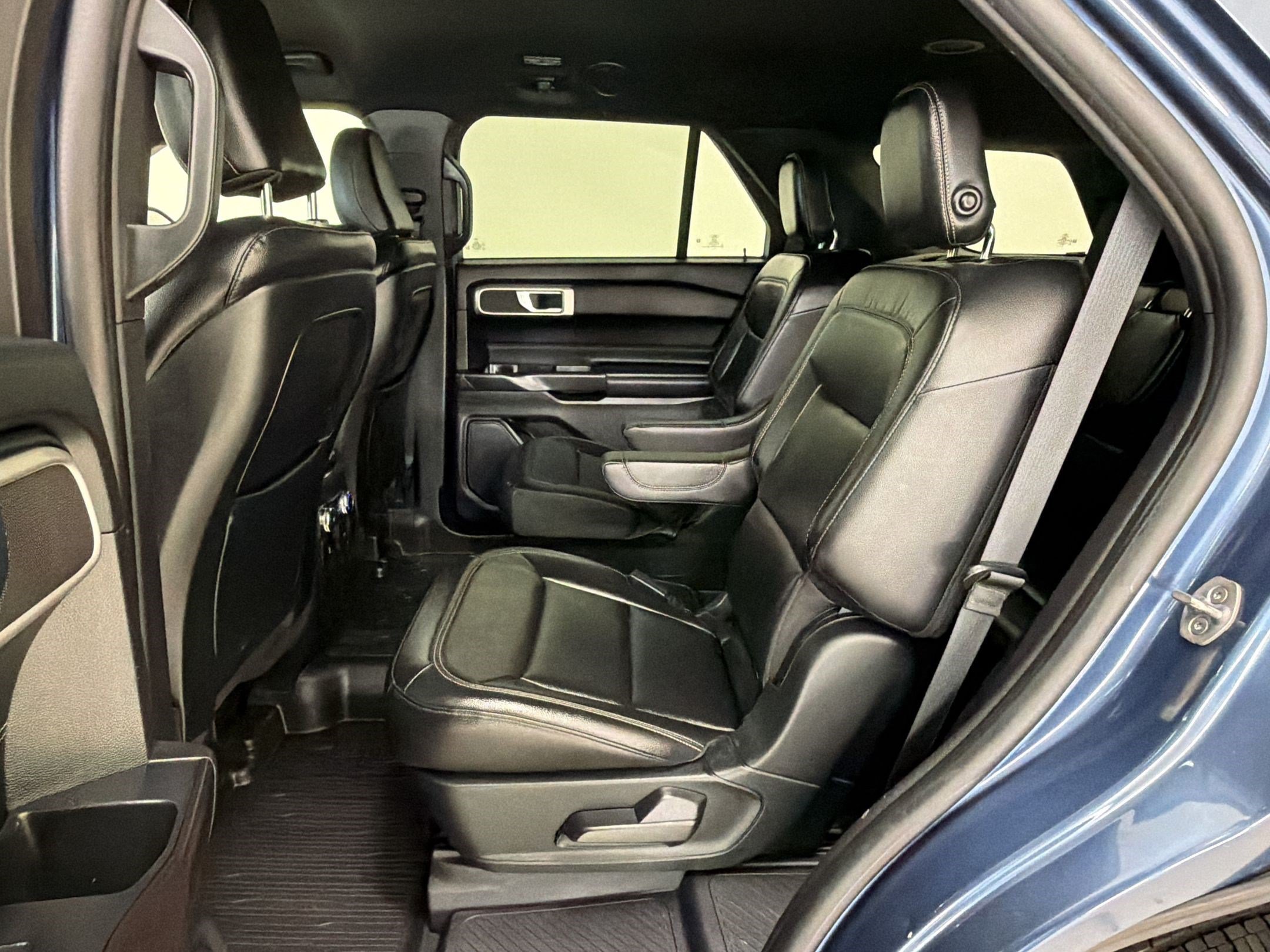 Certified 2020 Ford Explorer XLT w/ Equipment Group 202A AWD/4WD image 22
