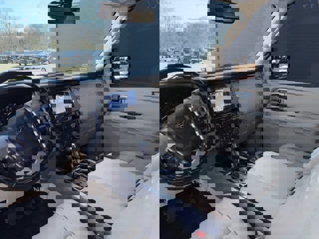 Certified 2017 Ford Expedition Limited w/ Equipment Group 301A image 25