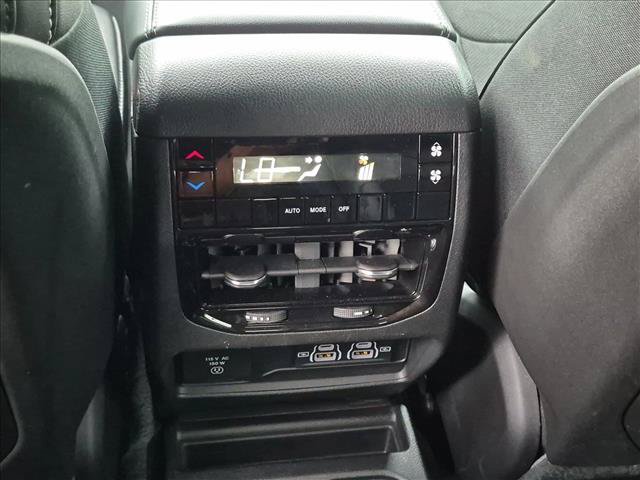 Used 2025 Jeep Grand Cherokee L Altitude AWD/4WD image 17