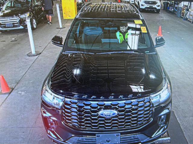 Certified 2025 Ford Explorer ST-Line w/ ST-Line Street Pack AWD/4WD image 18