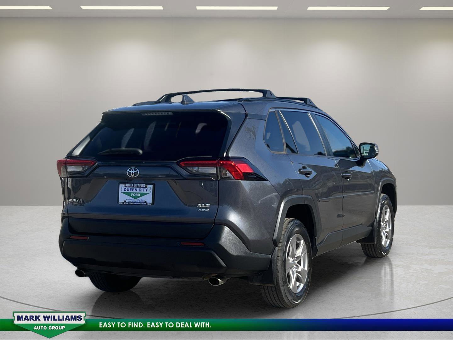 Used 2022 Toyota RAV4 XLE image 3