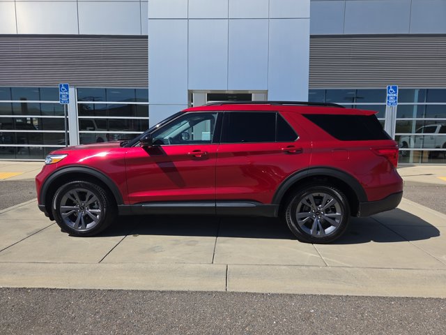 Certified 2024 Ford Explorer XLT w/ Equipment Group 202A AWD/4WD image 2