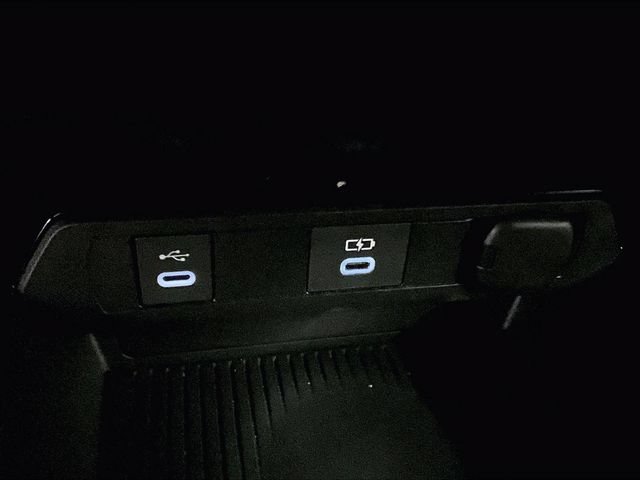 Used 2024 Toyota Prius Prime FWD image 31