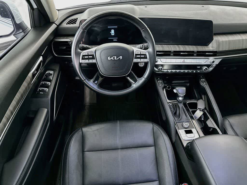 Used 2024 Kia Telluride EX w/ EX Captain's Chair Package FWD image 9
