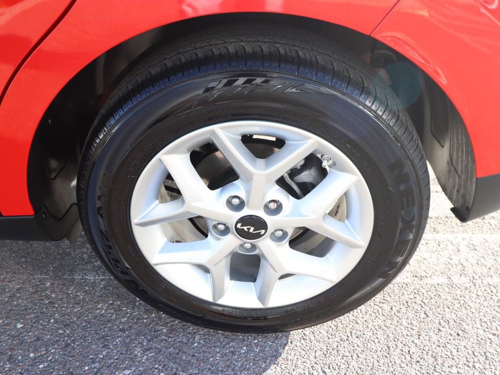 Used 2025 Kia Soul LX w/ LX Technology Package image 18