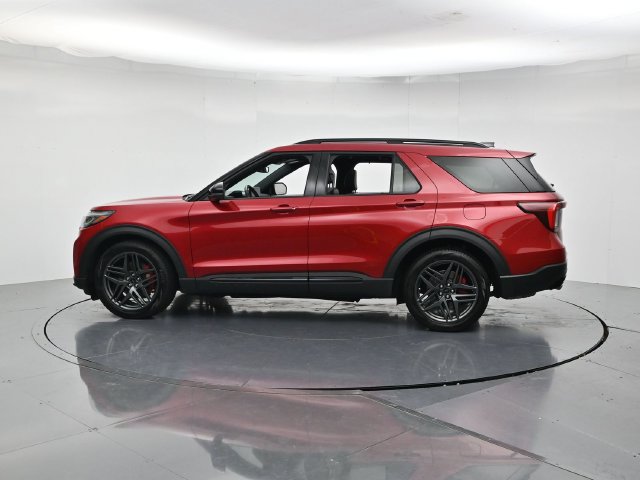 Certified 2025 Ford Explorer ST AWD/4WD image 7