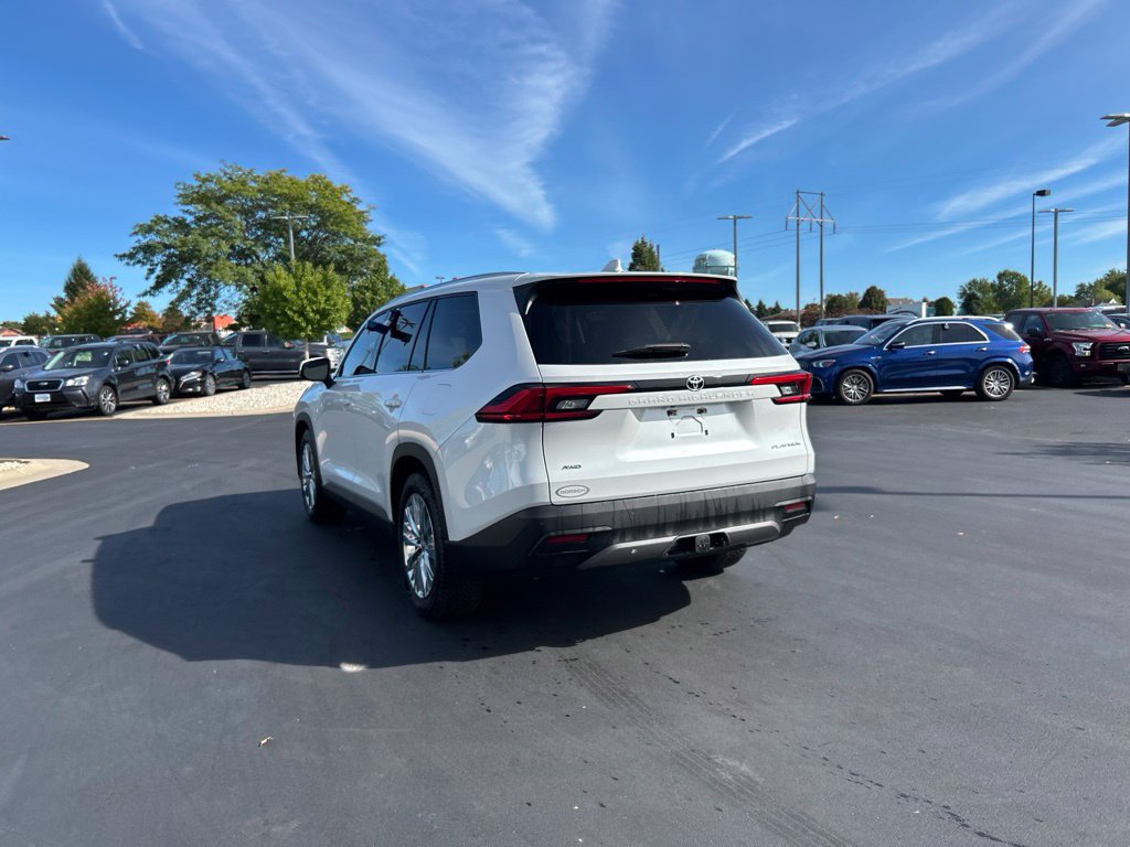Used 2024 Toyota Grand Highlander AWD image 8