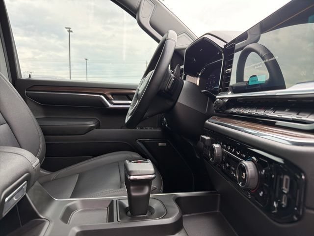 Used 2024 Chevrolet Silverado 1500 RST w/ Convenience Package II AWD/4WD image 29