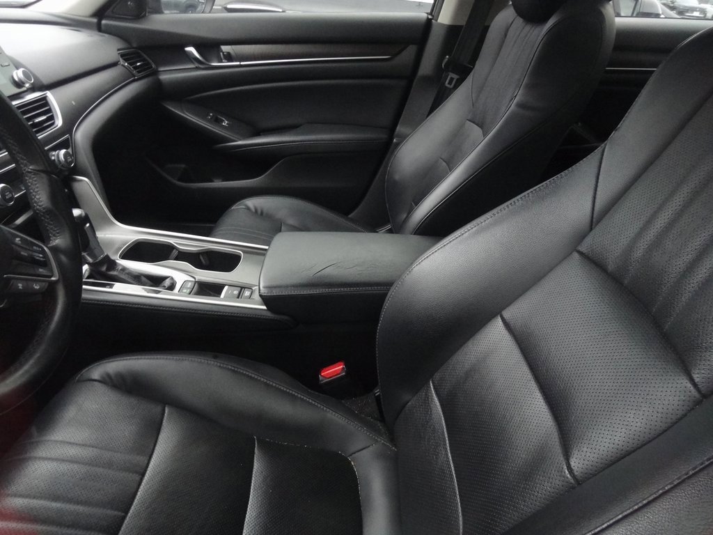 Used 2018 Honda Accord Touring image 7