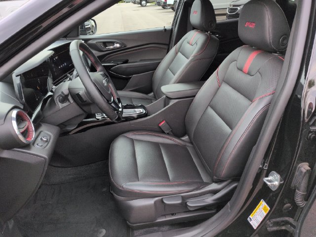 Used 2025 Chevrolet Trax RS w/ Driver Confidence Package FWD image 26