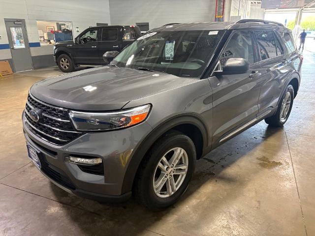 Certified 2024 Ford Explorer XLT w/ Equipment Group 202A AWD/4WD image 2