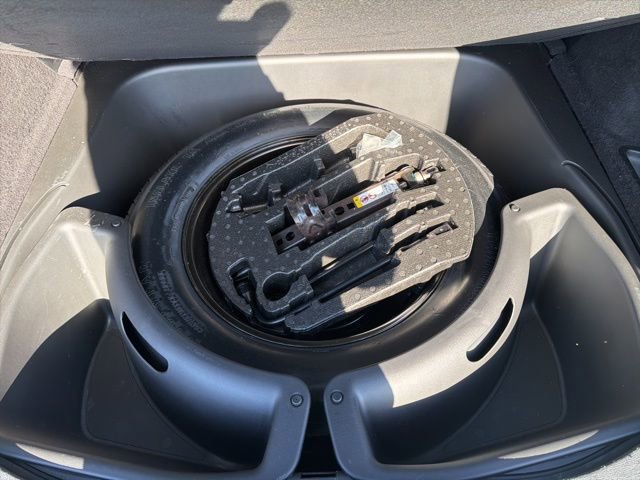 Used 2019 Jeep Grand Cherokee Altitude AWD/4WD image 12