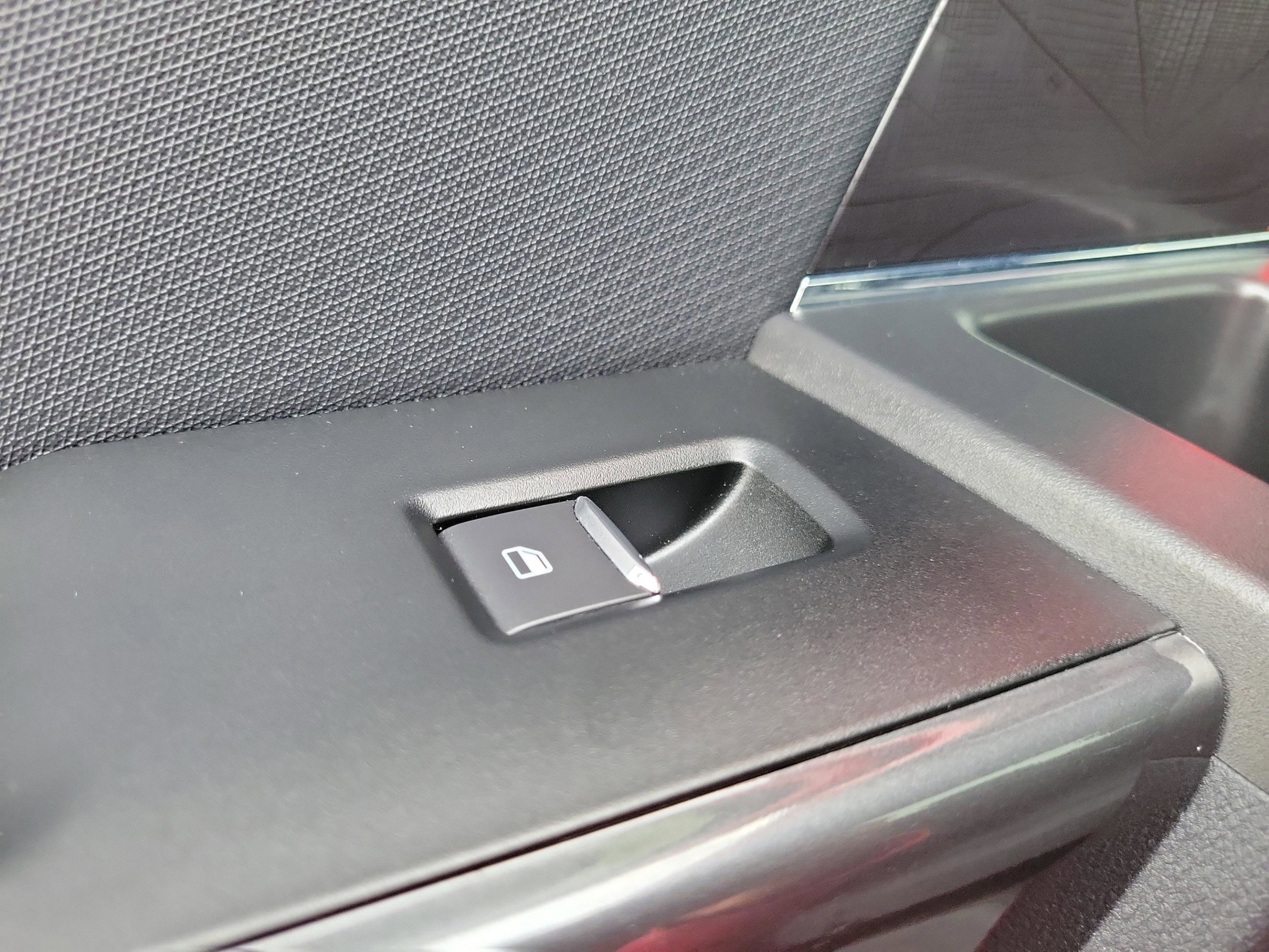 Certified 2022 Ford F150 XLT w/ Equipment Group 302A High image 17