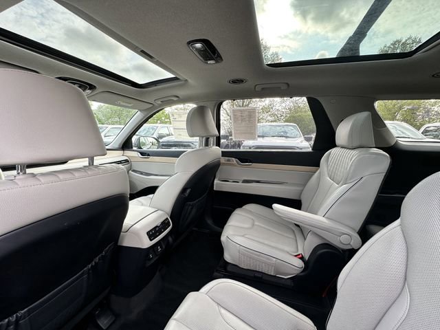 Used 2023 Hyundai Palisade Limited AWD/4WD image 19
