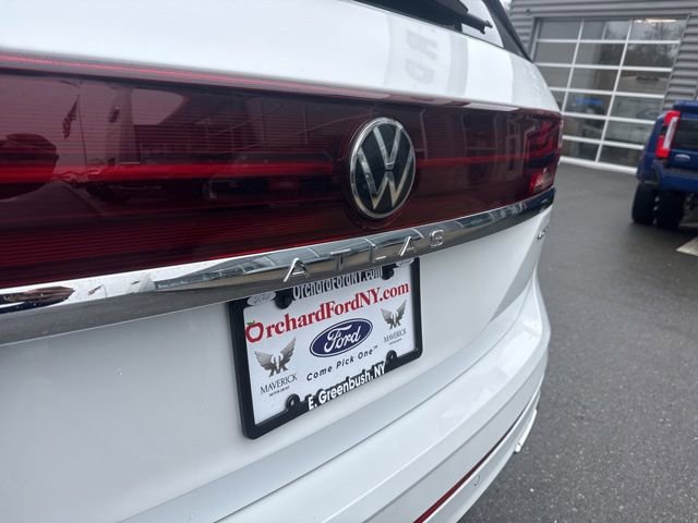 Used 2024 Volkswagen Atlas SEL Premium R-Line AWD/4WD image 9