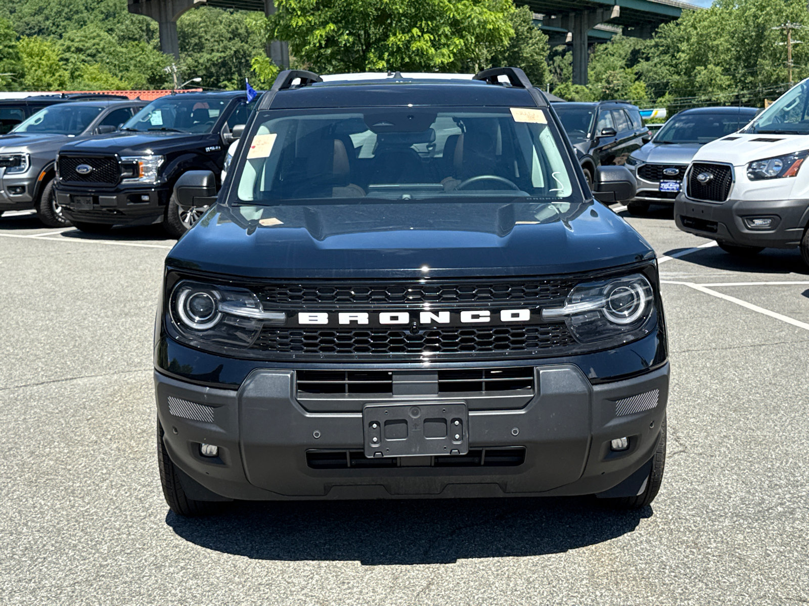 Certified 2025 Ford Bronco Sport Outer Banks w/ Outer Banks Tech Package+ AWD/4WD image 2