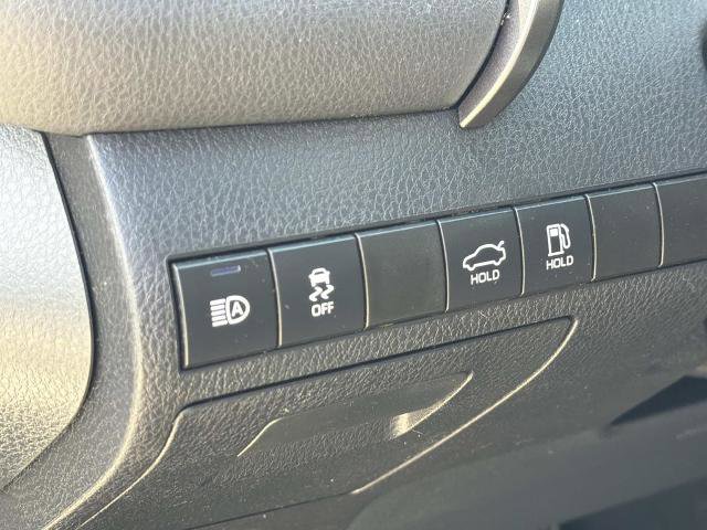 Used 2019 Toyota Camry SE w/ Convenience Package FWD image 23
