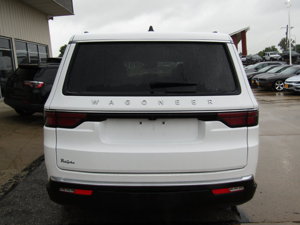 Used 2025 Jeep Wagoneer L Series II AWD/4WD image 4
