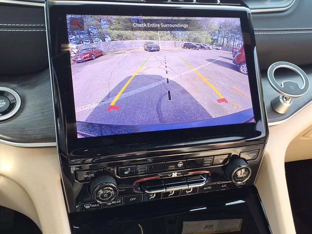 Used 2023 Jeep Grand Cherokee L Limited AWD/4WD image 25