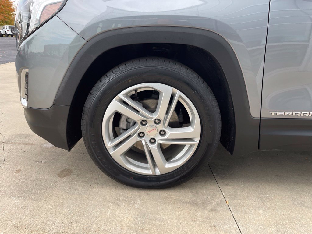 Used 2019 GMC Terrain SLE w/ Driver Convenience Package FWD image 15