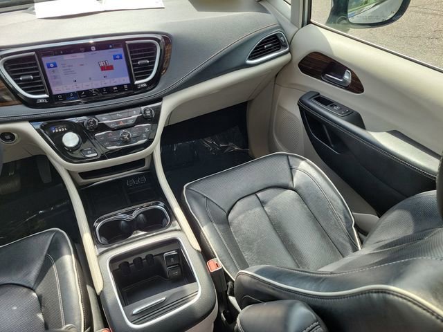 Used 2023 Chrysler Pacifica Limited image 12