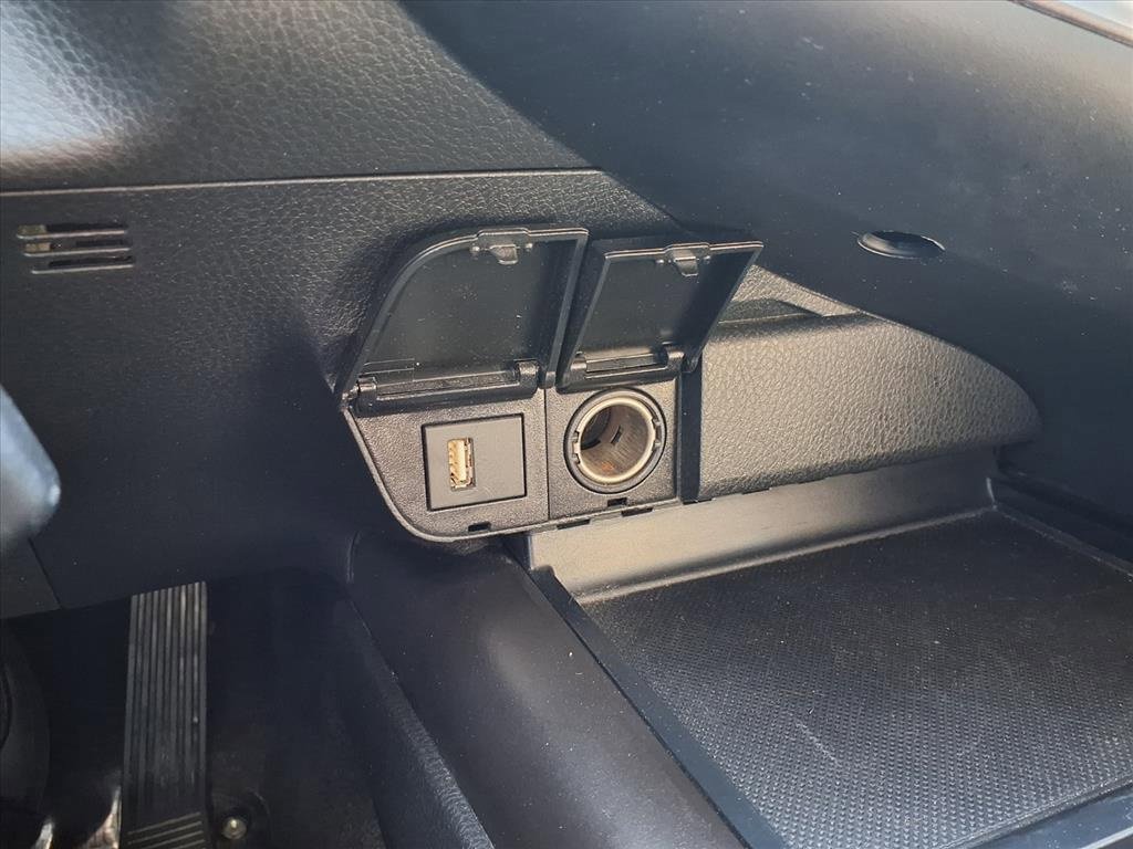 Used 2023 Toyota Camry SE image 11