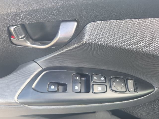 Used 2019 Hyundai Veloster 2.0 FWD image 17