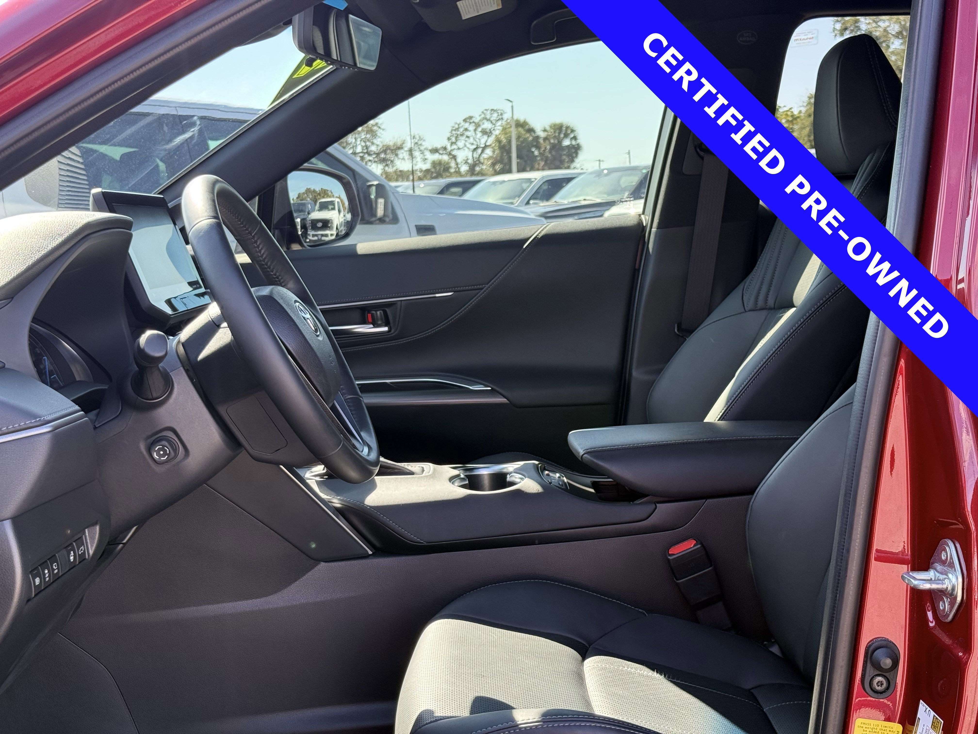 Used 2022 Toyota Venza Limited image 20