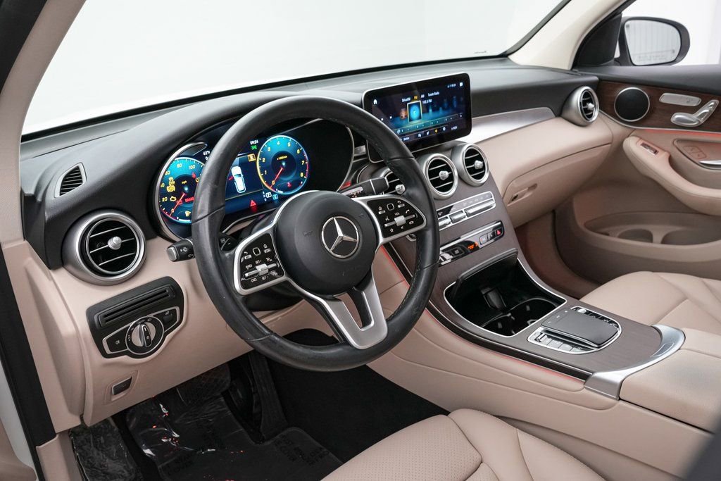 Used 2022 Mercedes-Benz GLC 300 4MATIC image 16
