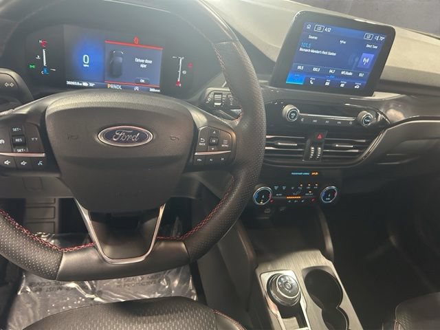Certified 2025 Ford Escape ST-Line Select AWD/4WD image 12