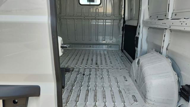 Used 2024 RAM ProMaster 2500 w/ Convenience Group FWD image 31