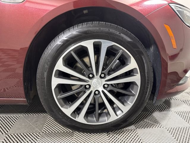Used 2018 Buick Regal Essence w/ Driver Confidence Package #1 AWD/4WD image 12