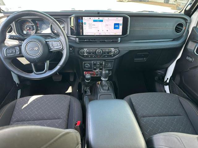 Used 2024 Jeep Gladiator Mojave w/ Technology Group image 11