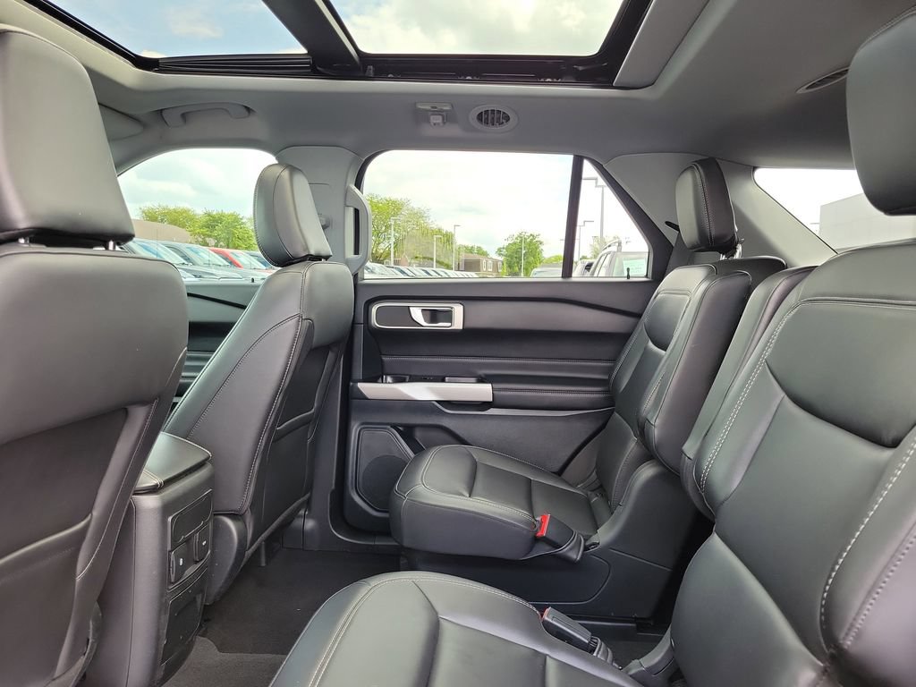 Certified 2023 Ford Explorer XLT w/ Equipment Group 202A AWD/4WD image 14