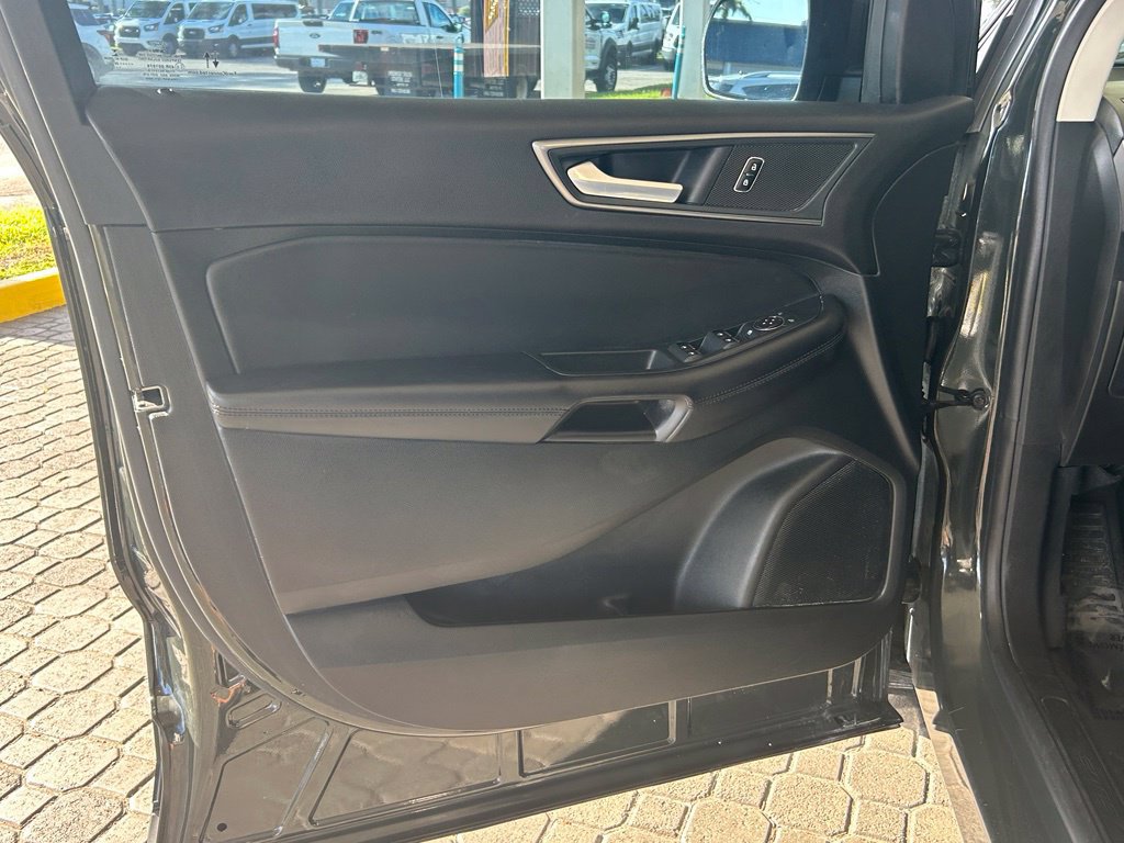 Certified 2024 Ford Edge SE w/ Black Appearance Package AWD/4WD image 32