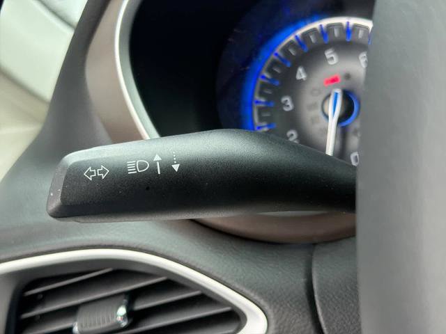 Used 2021 Chrysler Voyager LX FWD image 27