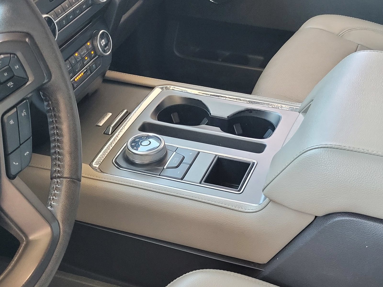 Certified 2018 Ford Expedition XLT w/ Equipment Group 202A RWD image 20