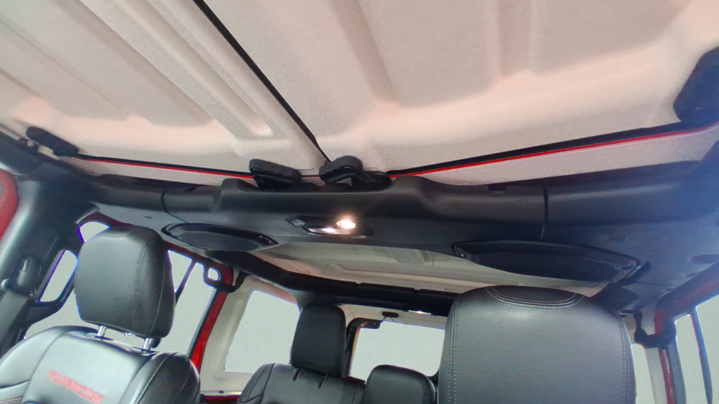 Used 2018 Jeep Wrangler Unlimited Rubicon w/ Dual Top Group AWD/4WD image 18