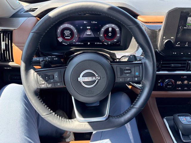 Used 2024 Nissan Pathfinder Platinum FWD image 8