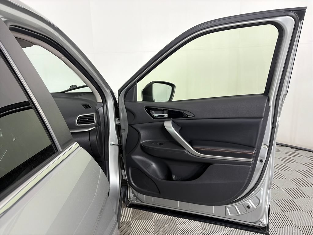 Used 2019 Mitsubishi Eclipse Cross SEL AWD/4WD image 29