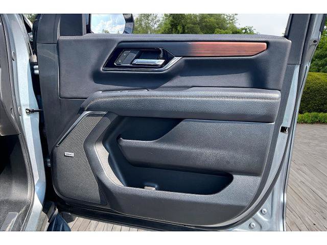Used 2025 GMC Yukon Denali AWD/4WD image 26