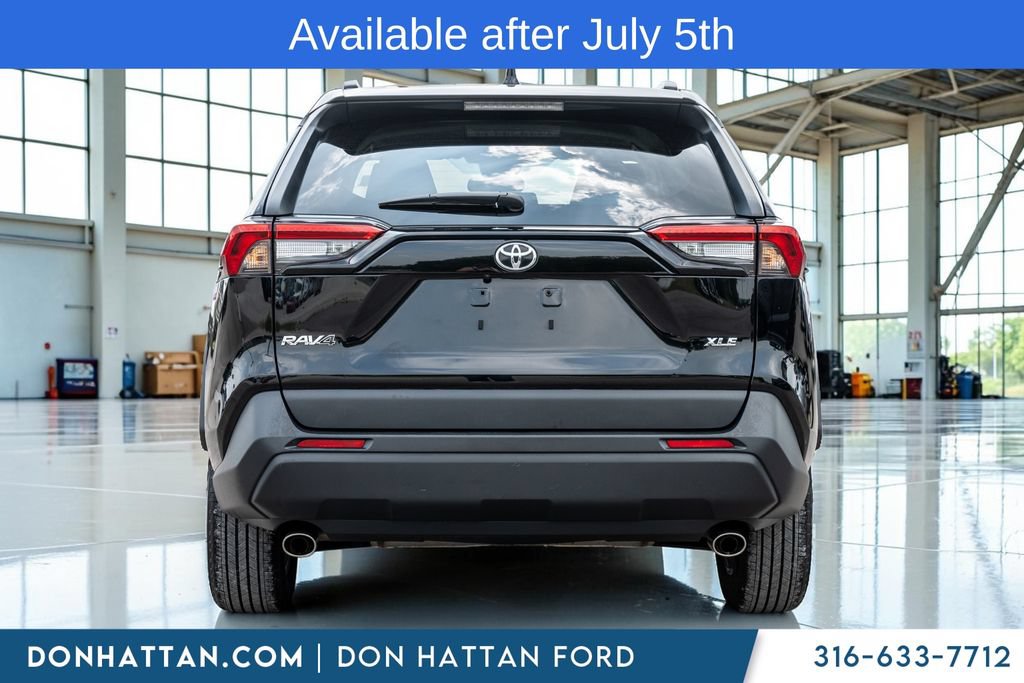 Used 2024 Toyota RAV4 XLE FWD image 33