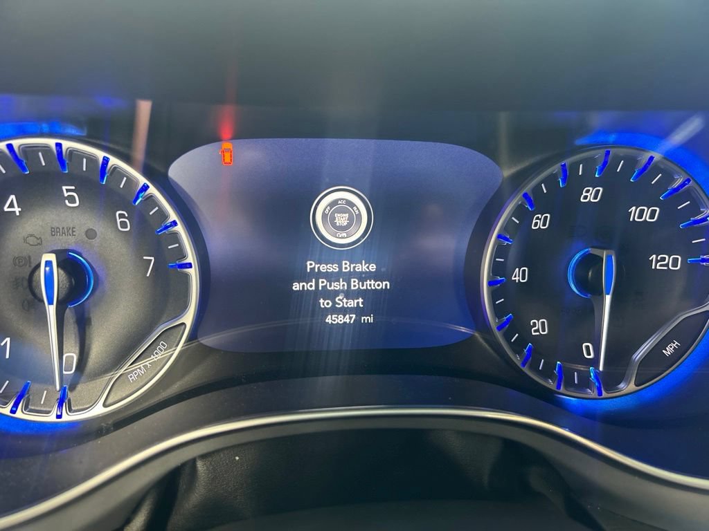 Used 2025 Chrysler Pacifica Limited FWD image 4