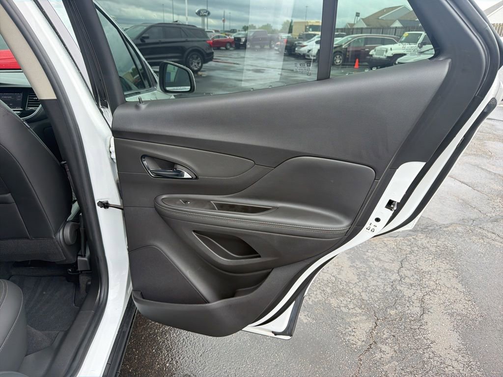 Used 2022 Buick Encore Preferred AWD/4WD image 41