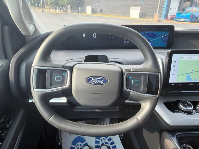 Certified 2025 Ford Expedition Active AWD/4WD image 32