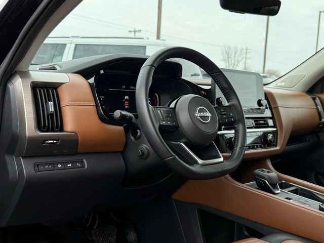 Used 2023 Nissan Pathfinder Platinum w/ Cargo Package image 28