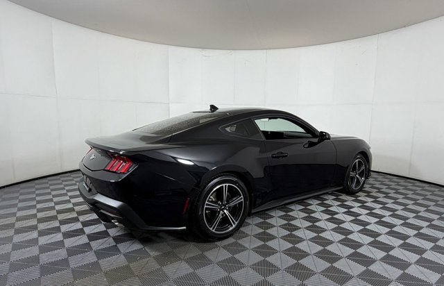 Certified 2024 Ford Mustang Coupe RWD image 3