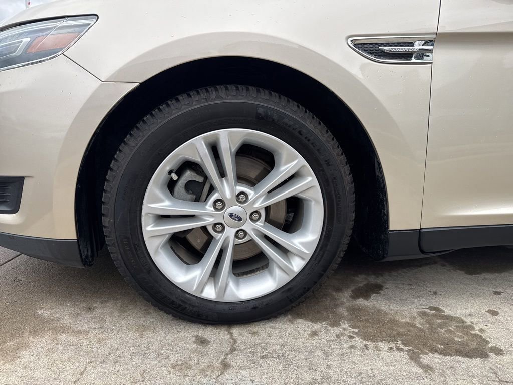 Certified 2018 Ford Taurus SE image 44