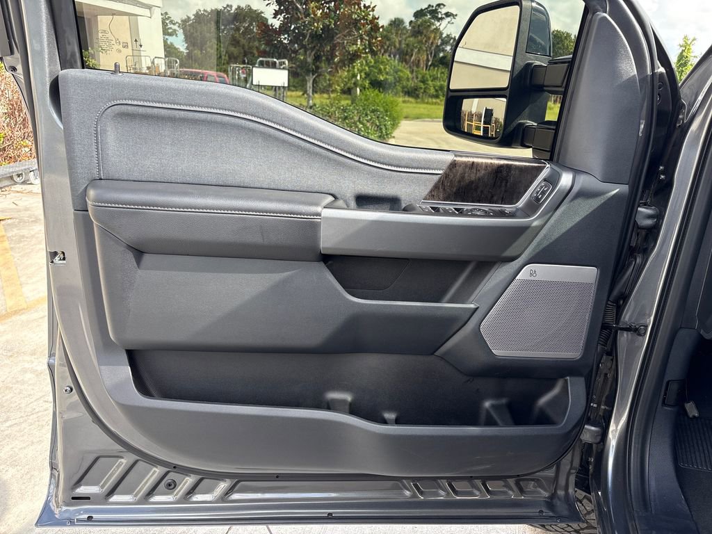 Certified 2025 Ford F250 Lariat w/ Tremor Off-Road Package AWD/4WD image 28